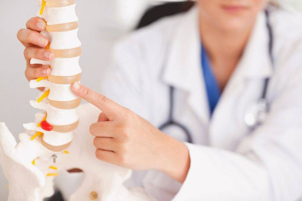 Il medico sull'osteocondrosi e la sua prevenzione